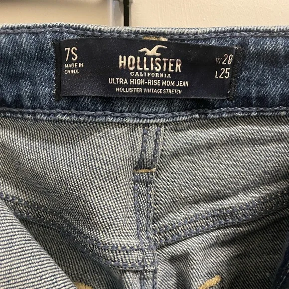 Hollister women’s high rise mom jean - Picture 2 of 3